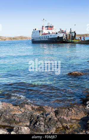 Iona, Schottland, Vereinigtes Königreich, Europa Hafen, einem CalMac Ferry - Caledonian MacBrayne Clyde & Hebridean Fähren Stockfoto