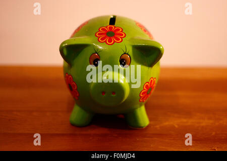 Sparschwein / Spardose - Symbolbild Wirtschaft / Wirtschaft. Stockfoto