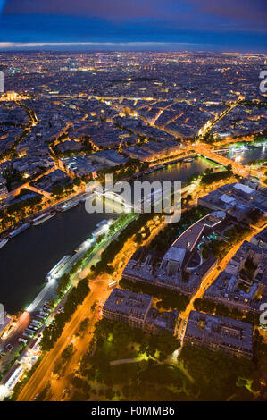 Blick vom Eiffelturm in Paris Stockfoto