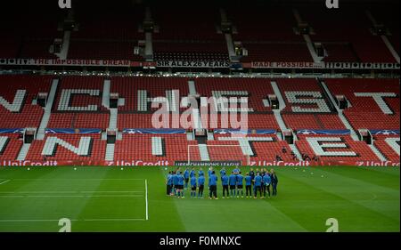 Brügge, Belgien. 17. August 2015. Pressekonferenz vor dem Champions-League-Spiel zwischen dem FC Brügge und Manchester United. Brugge-Zug auf dem Old Trafford Platz © Action Plus Sport/Alamy Live News Stockfoto