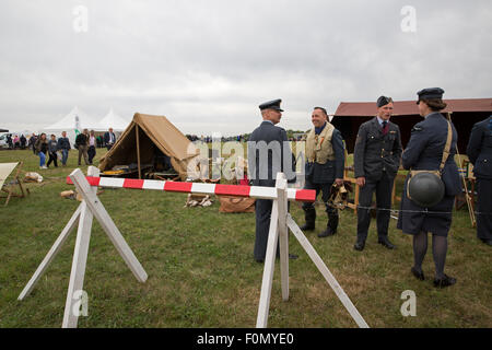 Biggin Hill, UK. 18. August 2015. Reenactment-Mannschaft anlässlich des Jahrestages der härteste Tag am Flughafen London Biggin Hill. Bildnachweis: Keith Larby/Alamy Live-Nachrichten Stockfoto