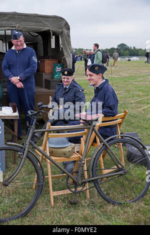 Biggin Hill, UK. 18. August 2015. Reenactment-Mannschaft anlässlich des Jahrestages der härteste Tag am Flughafen London Biggin Hill. Bildnachweis: Keith Larby/Alamy Live-Nachrichten Stockfoto