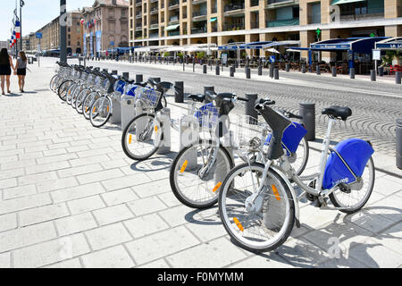 Marseille Vieux Port waterfront Am Alten Hafen französische Fahrradverleih docking Terminals Provence Mittelmeer Südfrankreich Stockfoto