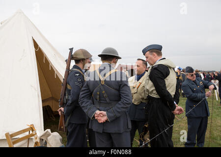 Biggin Hill, UK. 18. August 2015. Reenactment-Mannschaft anlässlich des Jahrestages der härteste Tag am Flughafen London Biggin Hill. Bildnachweis: Keith Larby/Alamy Live-Nachrichten Stockfoto