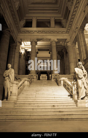 Palais de Justice, nationale Gerichtsgebäude in Brüssel, Belgien. Sepia Bild. Stockfoto