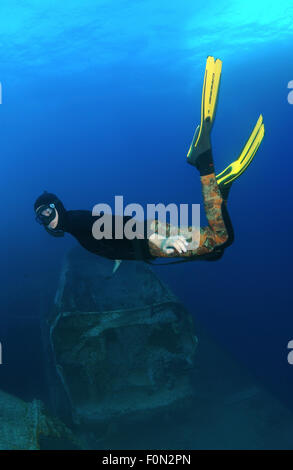 15. Oktober 2014 - Ägypten, Rotes Meer - Freediver Tauchgänge auf das Schiffswrack SS Thistlegorm (British bewaffnet Schiff der Handelsmarine), Rotes Meer, Ägypten. (Kredit-Bild: © Andrey Nekrassow/ZUMA Wire/ZUMAPRESS.com) Stockfoto