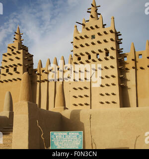 Die große Moschee von Djenné ist ein großes Banco oder Adobe-Gebäude Stockfoto