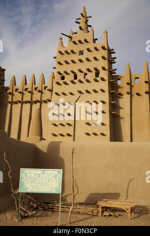 Die große Moschee von Djenné ist ein großes Banco oder Adobe-Gebäude Stockfoto