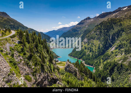 Bergsee in Österreichs Alpen Stockfoto