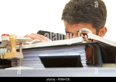 Geschäftsmann Dateien durchsehen Stockfoto