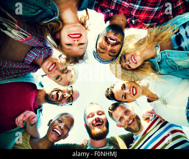 Huddle Join Holiday Party Freundesgruppe Konzept Stockfoto