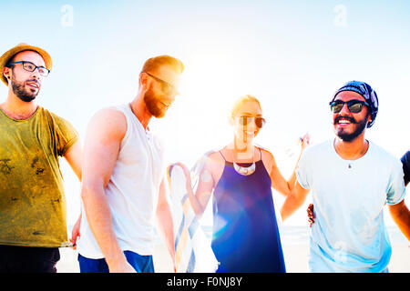 Freundschaft-Bonding-Entspannung-Sommer-Strand-Glück-Konzept Stockfoto