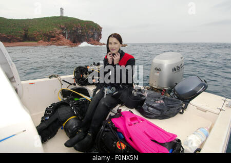 Wladiwostok, Inseln Verkhovsko, Primorje, Fernost, Russland. 15. Oktober 2014. Divewoman. Inseln Verkhovskogo, Peter der große-Bucht, Meer von Japan, Fernost, Wladiwostok, Russland. © Andrey Nekrassow/ZUMA Wire/ZUMAPRESS.com/Alamy Live-Nachrichten Stockfoto