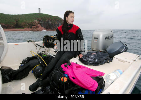 Wladiwostok, Inseln Verkhovsko, Primorje, Fernost, Russland. 15. Oktober 2014. Divewoman. Inseln Verkhovskogo, Peter der große-Bucht, Meer von Japan, Fernost, Wladiwostok, Russland. © Andrey Nekrassow/ZUMA Wire/ZUMAPRESS.com/Alamy Live-Nachrichten Stockfoto