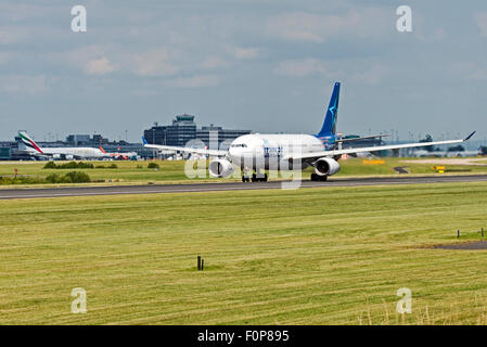 C-GPTS Air Transat Airbus A330-200 Flughafen Manchester England uk eingetroffen Stockfoto