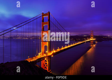 Blaue Nacht im Golden Gate Bridge, San Francisco Stockfoto