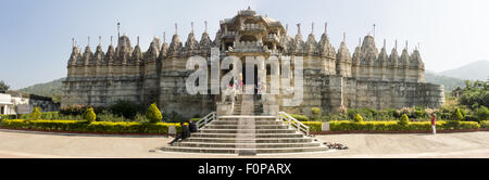 Indien; Straße von Udaipur, Jodhpur. Stockfoto
