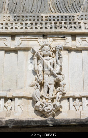 Indien; Straße von Udaipur, Jodhpur. Ranakpur Jain-Tempel. Geschnitzten Details Thar-Wüste. Stockfoto