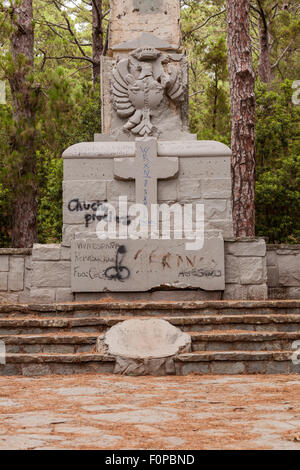 Las Raices, Monte de Esperanza, Teneriffa, Kanarische Inseln. Werden abgerissen, Franco-Denkmal. Markiert die Stelle, wo er den Sturz der spanischen Monarchie am 17. Juni 1936 aufgetragen. Dies ist eines der vielen Franco Ära öffentlichen Denkmälern, die im Rahmen des Prozesses der Befreiung des Landes von Student an den Diktator unter das Gesetz der historischen Erinnerung, (Ley de Memoria Historica) zerstört werden. Stockfoto