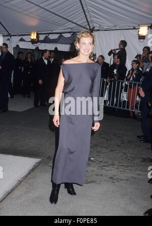 FAITH HILL bei Costume Institute profitieren Gala, Metropolitan Museum of Art New York 2001.k21656smo. © Sonia Moskowitz/Globe Fotos/ZUMA Draht/ZUMA Draht/Alamy Live-Nachrichten Stockfoto