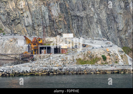 Bergbau-Betrieb in den Geirangerfjord, Norwegen. Stockfoto