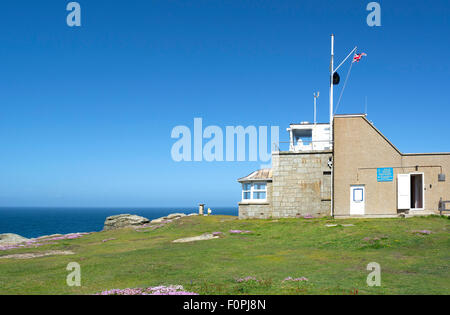 Der Watch-Station der National Coastwatch Institution an Gwennap Kopf in der Nähe von Lands End in Cornwall, Großbritannien Stockfoto