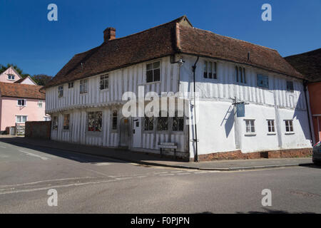 Historisches Fachwerkhaus beherbergt, Water Street, Lavenham, Suffolk, UK Stockfoto