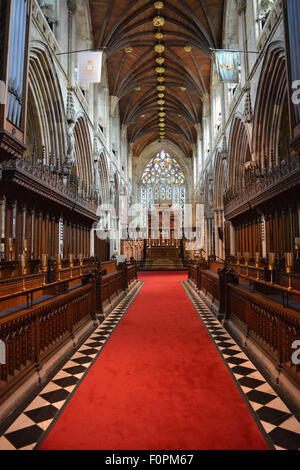 Innere der Selby Abbey mit Blick auf den Altar. Abtei gegründet 1069, jetzt eine anglikanische Pfarrkirche, Selby, North Yorkshire Stockfoto