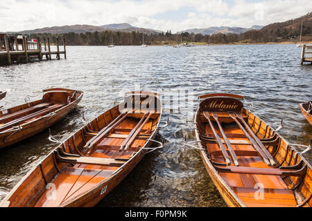 Ruderboote zu mieten, Ambleside, Lake Windermere, Lake District, Cumbria, England Stockfoto