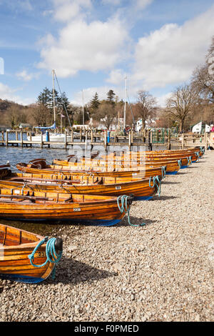 Ruderboote zu mieten, Ambleside, Lake Windermere, Lake District, Cumbria, England Stockfoto