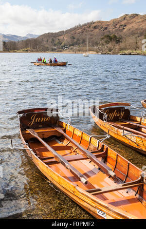 Ruderboote zu mieten, Ambleside, Lake Windermere, Lake District, Cumbria, England Stockfoto
