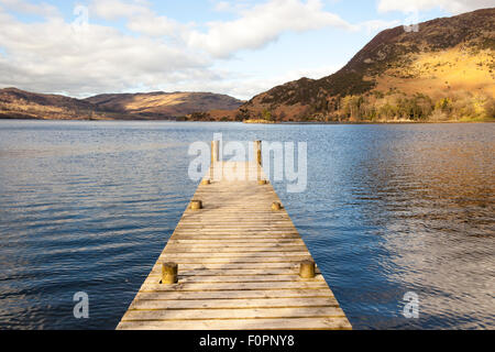 Steg am See Ullswater, und Platz fiel auf Recht, Glenridding, Lake District, Cumbria, England Stockfoto