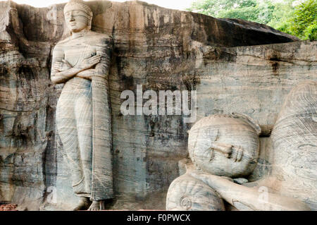 Einzelner Felsen geschnitzte Buddhas - Polonnaruwa - SriLanka Stockfoto