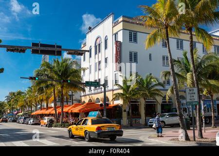 Miami, South Beach, Taxi am Ocean drive Stockfoto
