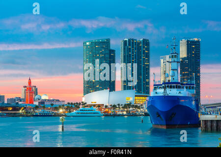 Florida, Miami Skyline bei Sonnenuntergang Stockfoto