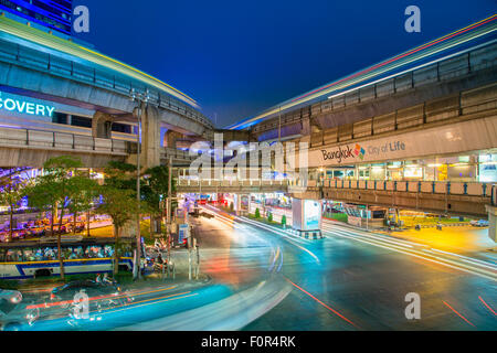 Thailand, zentrale Bangkok bei Nacht Stockfoto