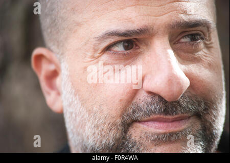 Britischer Komiker, Schauspieler, Fernsehproduzent, Omid Djalili, erscheinen auf dem Edinburgh International Book Festival. Stockfoto