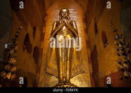 Stehende vergoldeten Buddha, Buddha-Statue, Ananda Tempel, Bagan, Mandalay-Division, Myanmar Stockfoto