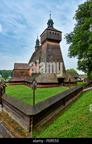 hölzerne Kirche der Heiligen Maria Himmelfahrt und St. Michael Erzengel, Haczow, Polen Stockfoto