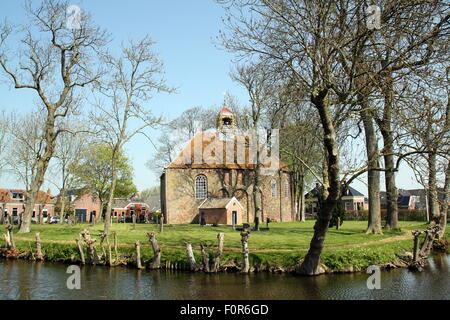 April. 20-2014. Klosterkirche (Saint-Felicitas) Fxom 1250 in Thesinge. Niederlande Stockfoto