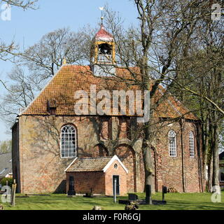 April. April-20-2014. Kloster Kirche (Saint-Felicitas) von 1250 in Thesinge. Niederlande Stockfoto