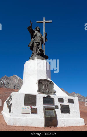 Cristo Redentor de Los Andes (3832 m). La Cumbre Pass, an der Grenze zwischen Argentinien und Chile. Stockfoto