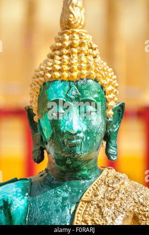 Nahaufnahme der grünen Buddha-Statue im Wat Phra, die Doi Suthep, Chiang Mai, Thailand Stockfoto