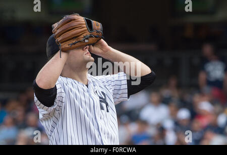New York, New York, USA. 15. Januar 2014. Yankees Krug NATHAN EOVALDI im 6. Inning, New York Yankees vs. Minnesota Twins, Yankee Stadium, Mittwoch, 19. August 2015. © Bryan Smith/ZUMA Draht/Alamy Live-Nachrichten Stockfoto