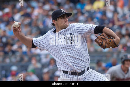 New York, New York, USA. 15. Januar 2014. Yankees Krug NATHAN EOVALDI im 6. Inning, New York Yankees vs. Minnesota Twins, Yankee Stadium, Mittwoch, 19. August 2015. © Bryan Smith/ZUMA Draht/Alamy Live-Nachrichten Stockfoto