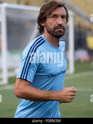 Columbus, Ohio, USA. 19. August 2015. New York City FC Mittelfeldspieler Andrea Pirlo (21) in einer regular Season match zwischen Columbus Crew SC und New York City FC Mapfre-Stadion in Columbus, OH. Brent Clark/Alamy Live-Nachrichten Stockfoto