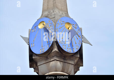 London, England, Vereinigtes Königreich. Seven Dials - siebenseitige Sonnenuhr in der Nähe von Covent Garden Stockfoto