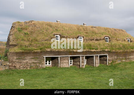 Akureyri, Island Eyjaforour. Historische Rasen Häuser von Laufás, einst im Besitz einer wohlhabenden Pfarrhaus, c. 1866. National Museum. Stockfoto