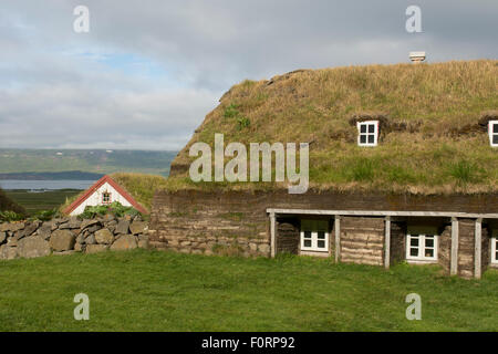 Akureyri, Island Eyjaforour. Historische Rasen Häuser von Laufás, einst im Besitz einer wohlhabenden Pfarrhaus, c. 1866. National Museum. Stockfoto