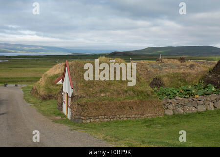 Akureyri, Island Eyjaforour. Historische Rasen Häuser von Laufás, einst im Besitz einer wohlhabenden Pfarrhaus, c. 1866. National Museum. Stockfoto